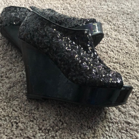 New Sequin Bootie - Picture 3 of 4